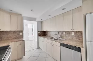 2001 Atlantic Shores Blvd, Hallandale Beach, FL 33009 - Photo 12