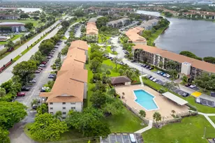 550 SW 137th Ave, Pembroke Pines, FL 33027 - Photo 16