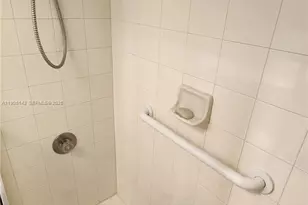 2132 Cambridge F, Deerfield Beach, FL 33442 - Photo 20