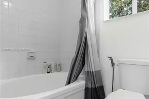 527 NW 208th Dr, Pembroke Pines, FL 33029 - Photo 18