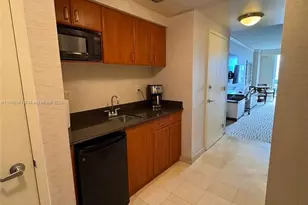 18001 Collins Ave, Sunny Isles Beach, FL 33160 - Photo 2