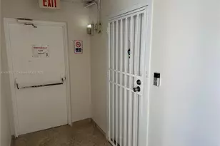 9682 Fontainebleau Blvd, Miami, FL 33172 - Photo 2