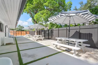 256 NW 57th St, Miami, FL 33127 - Photo 28