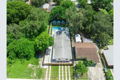 256 NW 57th St, Miami, FL 33127 - Photo 24