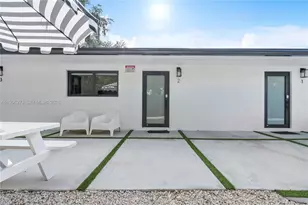 256 NW 57th St, Miami, FL 33127 - Photo 32