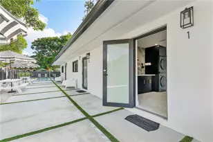 256 NW 57th St, Miami, FL 33127 - Photo 18
