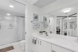 801 SW 138th Ave, Pembroke Pines, FL 33027 - Photo 12