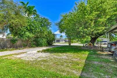 1499 NE 174th St, North Miami Beach, FL 33162 - Photo 28