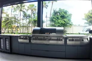 8002 NW 43rd St, Doral, FL 33166 - Photo 16