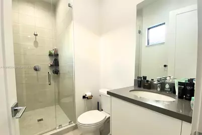8002 NW 43rd St, Doral, FL 33166 - Photo 12