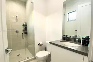 8002 NW 43rd St, Doral, FL 33166 - Photo 12