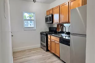 7207 Bay Dr, Miami Beach, FL 33141 - Photo 6