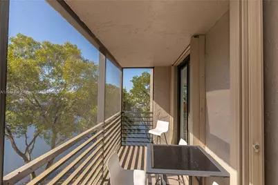 1100 Colony Point Cir #414, Pembroke Pines, FL 33026 - Photo 20