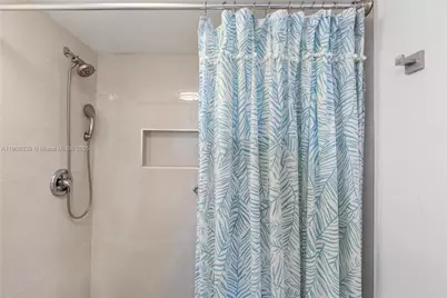 1100 Colony Point Cir #414, Pembroke Pines, FL 33026 - Photo 32