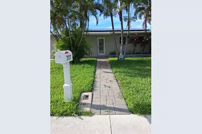 717 SE 2nd St, Deerfield Beach, FL 33441 - Photo 1