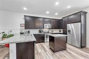 11343 SW 14th St, Pembroke Pines, FL 33025 - Photo 12