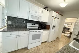 16711 Collins Ave, Sunny Isles Beach, FL 33160 - Photo 10