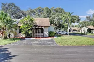 1590 NW 98th Terrace, Pembroke Pines, FL 33024 - Photo 22