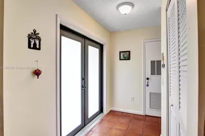 1590 NW 98th Ter, Pembroke Pines, FL 33024 - Photo 8