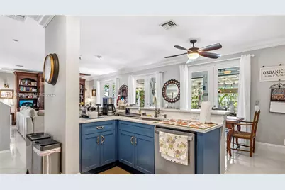 1894 Aspen Ln, Weston, FL 33327 - Photo 18