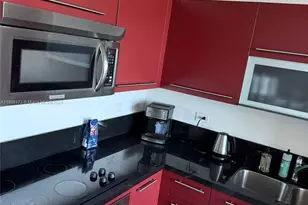 253 NE 2nd St, Miami, FL 33132 - Photo 18