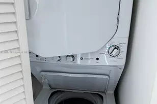 253 NE 2nd St, Miami, FL 33132 - Photo 20