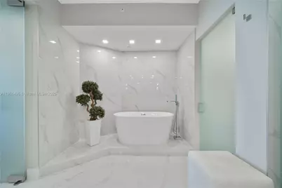 300 S Pointe Dr #4306, Miami Beach, FL 33139 - Photo 42