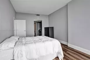 7601 E Treasure Dr, North Bay Village, FL 33141 - Photo 20