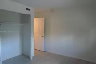 20760 NE 4th Ct, Miami, FL 33179 - Photo 24