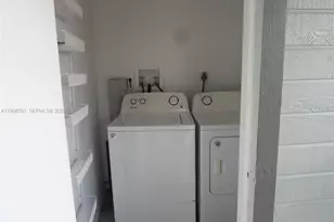 20760 NE 4th Ct, Miami, FL 33179 - Photo 40