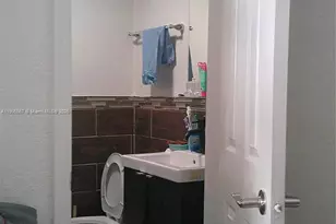 5066 E 9th Ct, Hialeah, FL 33013 - Photo 24