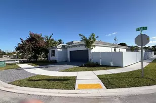 16203 SW 147th Pl, Miami, FL 33187 - Photo 2