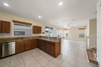 16946 SW 90th Terr Cir, Miami, FL 33196 - Photo 4
