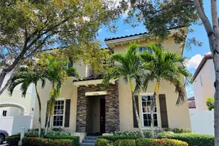 16946 SW 90th Terrace Cir, Miami, FL 33196 - Photo 2