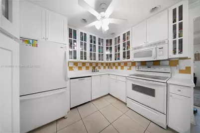 9426 SW 52nd St, Cooper City, FL 33328 - Photo 6