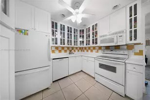 9426 SW 52nd St, Cooper City, FL 33328 - Photo 6