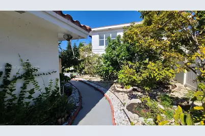 3221 NE 7th St #1, Pompano Beach, FL 33062 - Photo 8