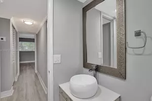 9375 Fontainebleau Blvd, Miami, FL 33172 - Photo 18