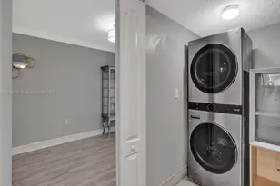 9375 Fontainebleau Blvd, Miami, FL 33172 - Photo 16