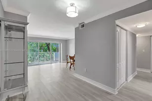 9375 Fontainebleau Blvd, Miami, FL 33172 - Photo 4