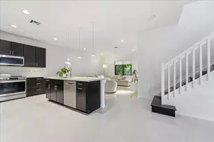 617 NE 191st St, Miami, FL 33179 - Photo 18