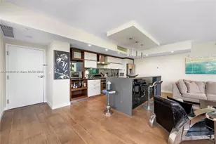 2155 Washington Ct, Miami Beach, FL 33139 - Photo 6