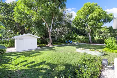 11370 NE 8th Ave, Biscayne Park, FL 33161 - Photo 36