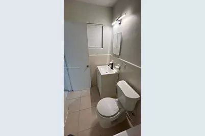 554 NE 68th St #5, Miami, FL 33138 - Photo 8
