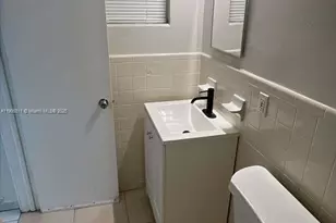 554 NE 68th St, Miami, FL 33138 - Photo 8