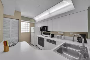 18260 N Bay Rd, Sunny Isles Beach, FL 33160 - Photo 8