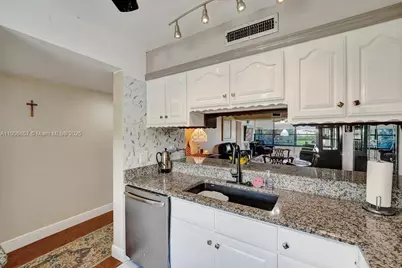 1502 Whitehall Dr #305, Davie, FL 33324 - Photo 10