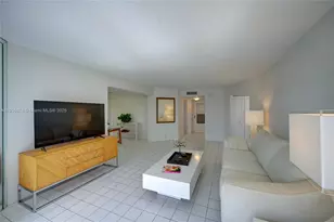 3654 Via Poinciana, Lake Worth, FL 33467 - Photo 10