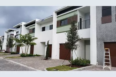 4500 NW 8th Pl, Plantation, FL 33317 - Photo 2