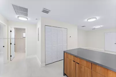 1171 NW 66th St, Miami, FL 33150 - Photo 6